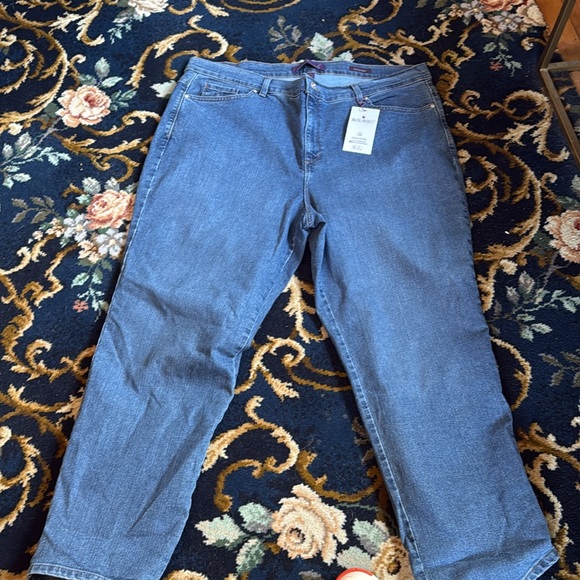 Gloria Vanderbilt Amanda plus size slimming jeans. NWT. Retail 48 - Picture 7 of 11
